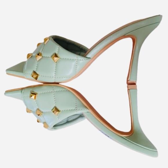 Olivia & Kate Sarabeth Embellished Slip On - Picture 2 of 10